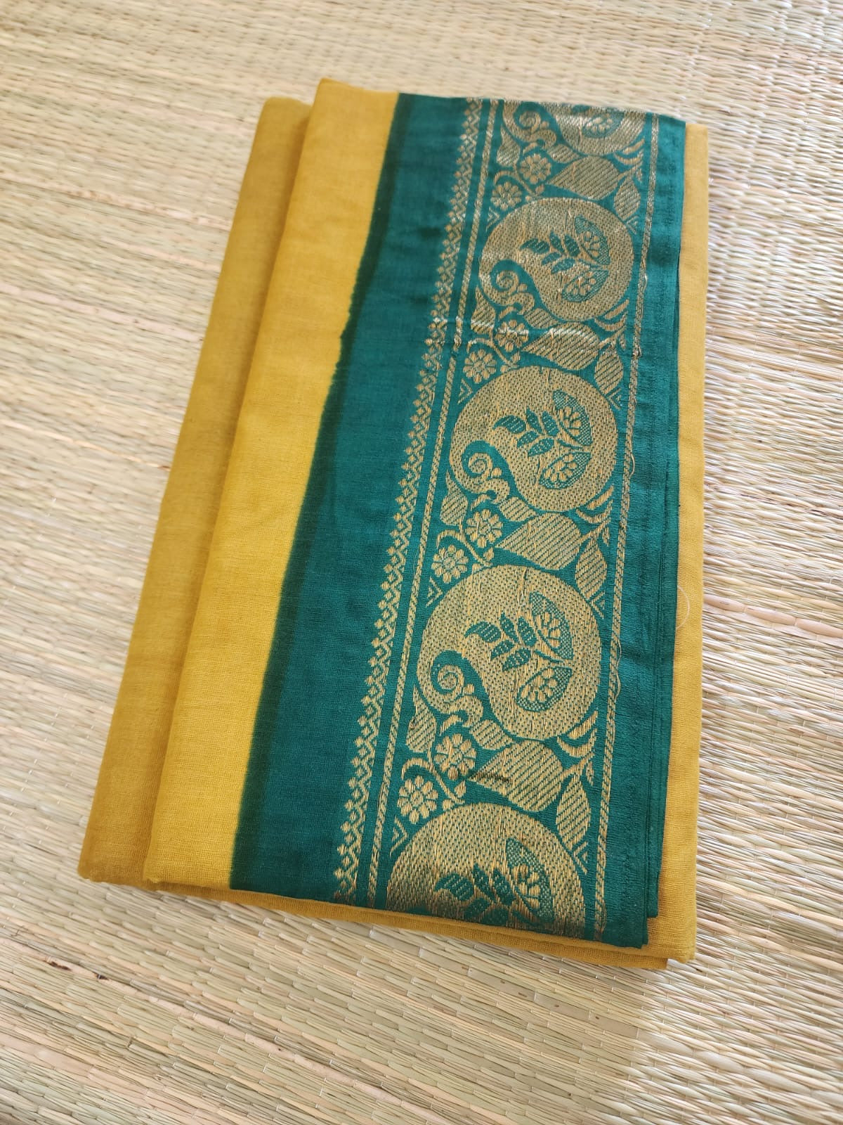 Madurai Sungudi saree (Yellow and green)