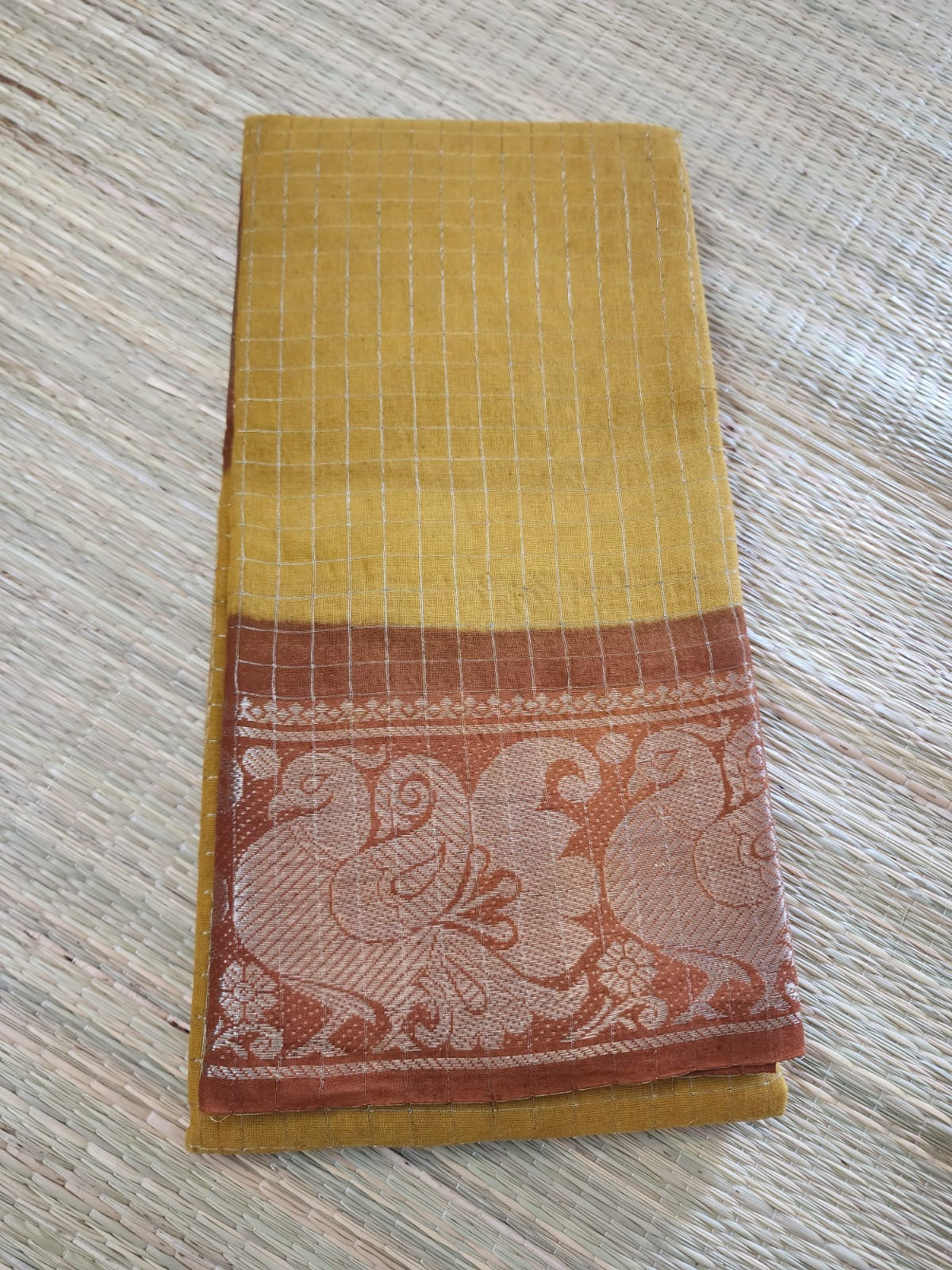 Madurai Sungudi saree (Yellow with rust orange) (without blouse)