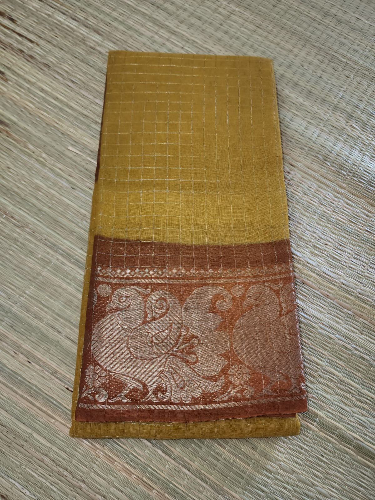 Madurai Sungudi saree (Yellow with rust orange) (without blouse)