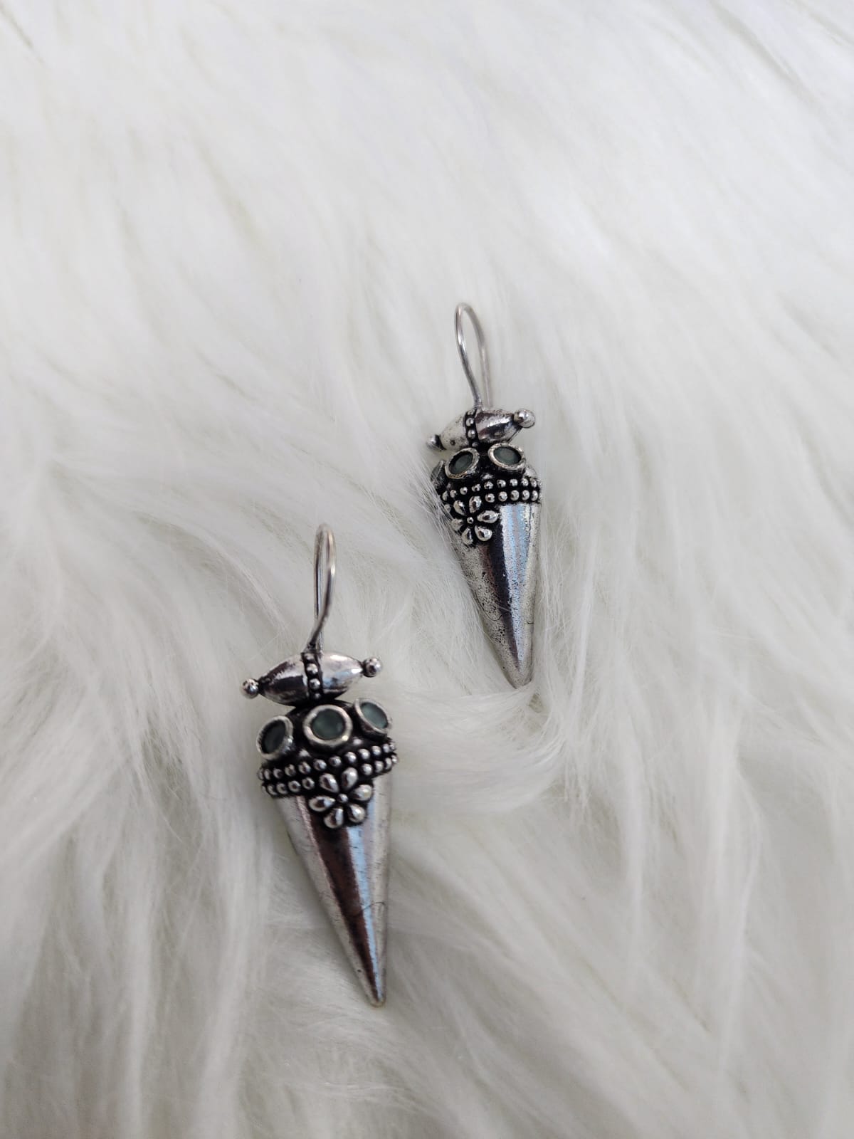 Earrings (light green)