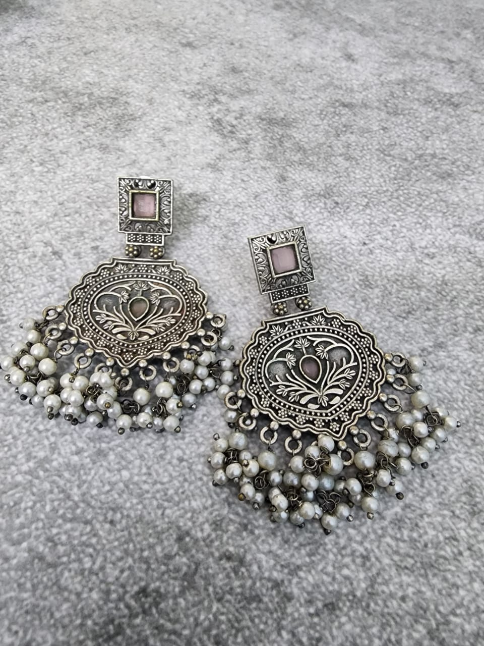 Earrings (Pink)