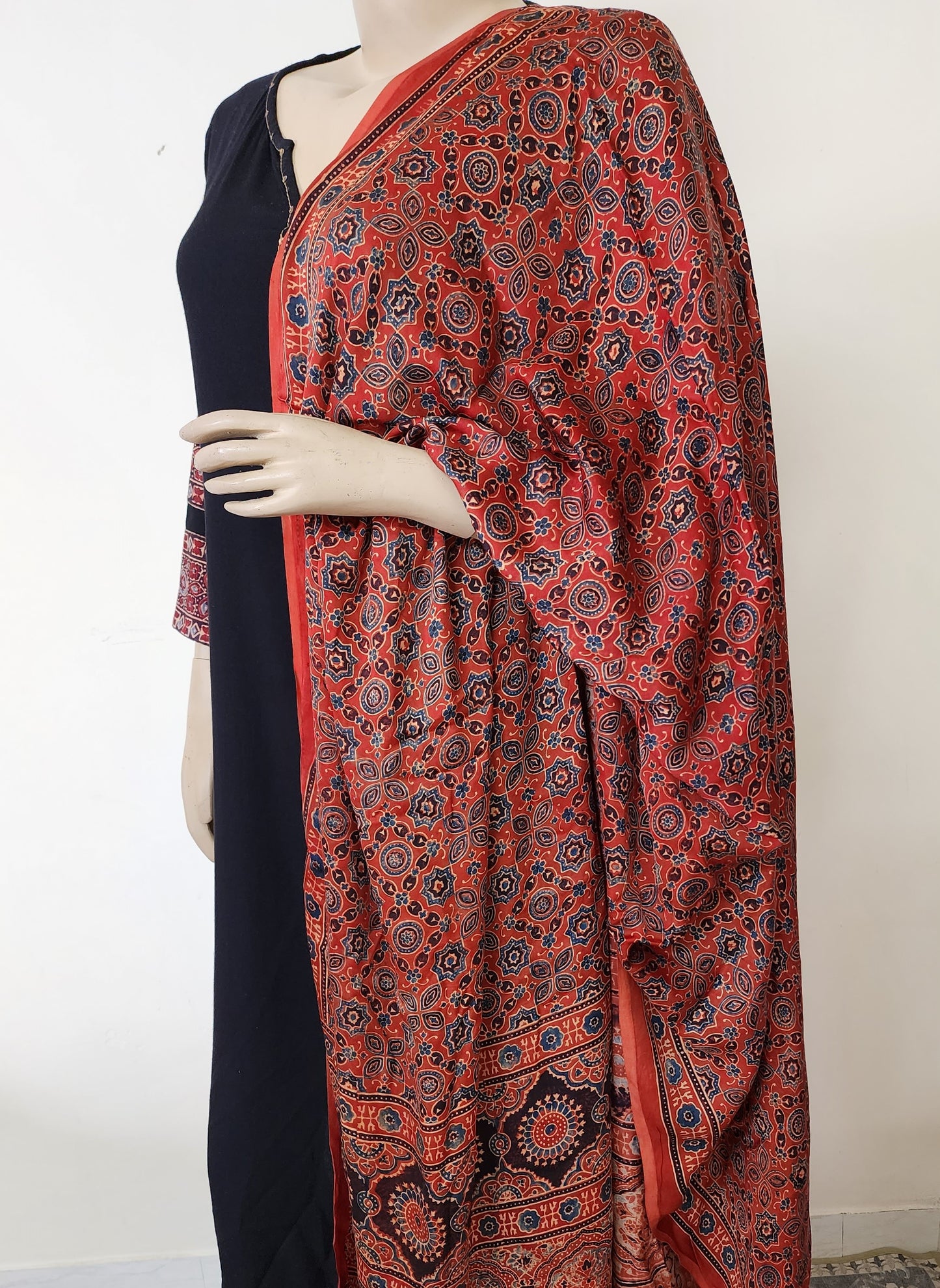 Ajrakh modal dupatta (Red)