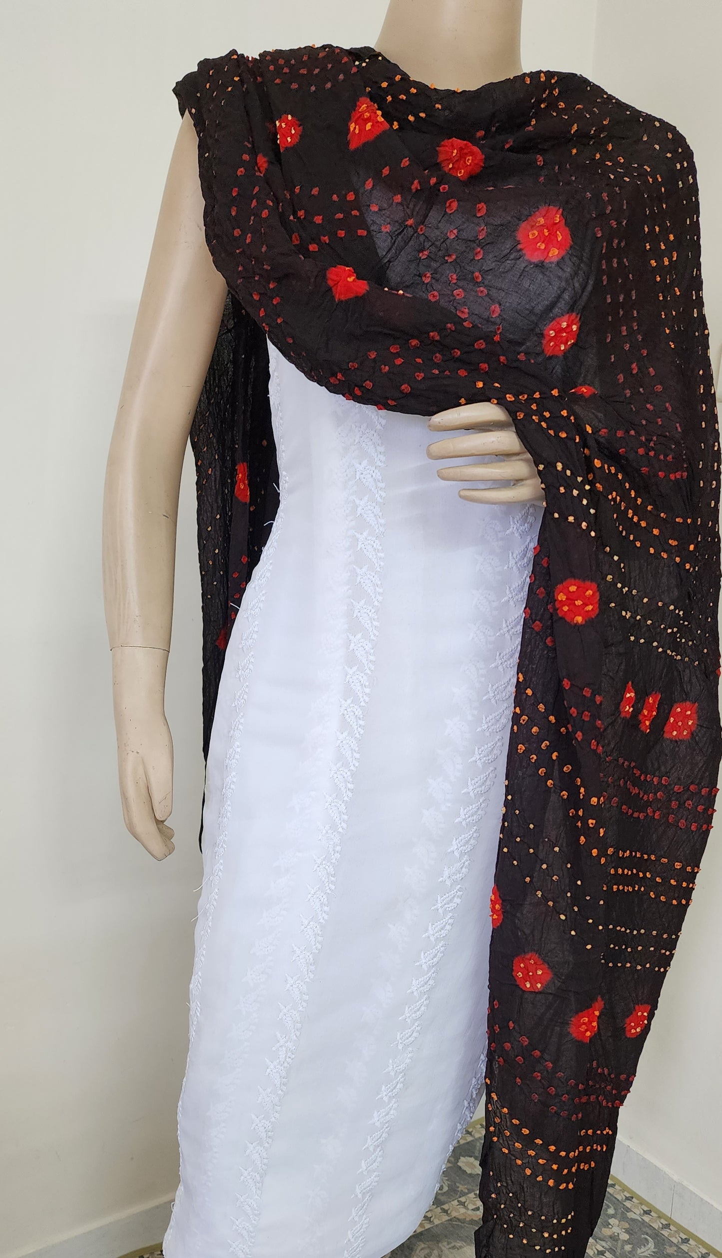 Bandhani dupatta (Black)