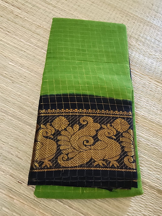 Madurai Sungudi saree (Green checks with black border) (without blouse)