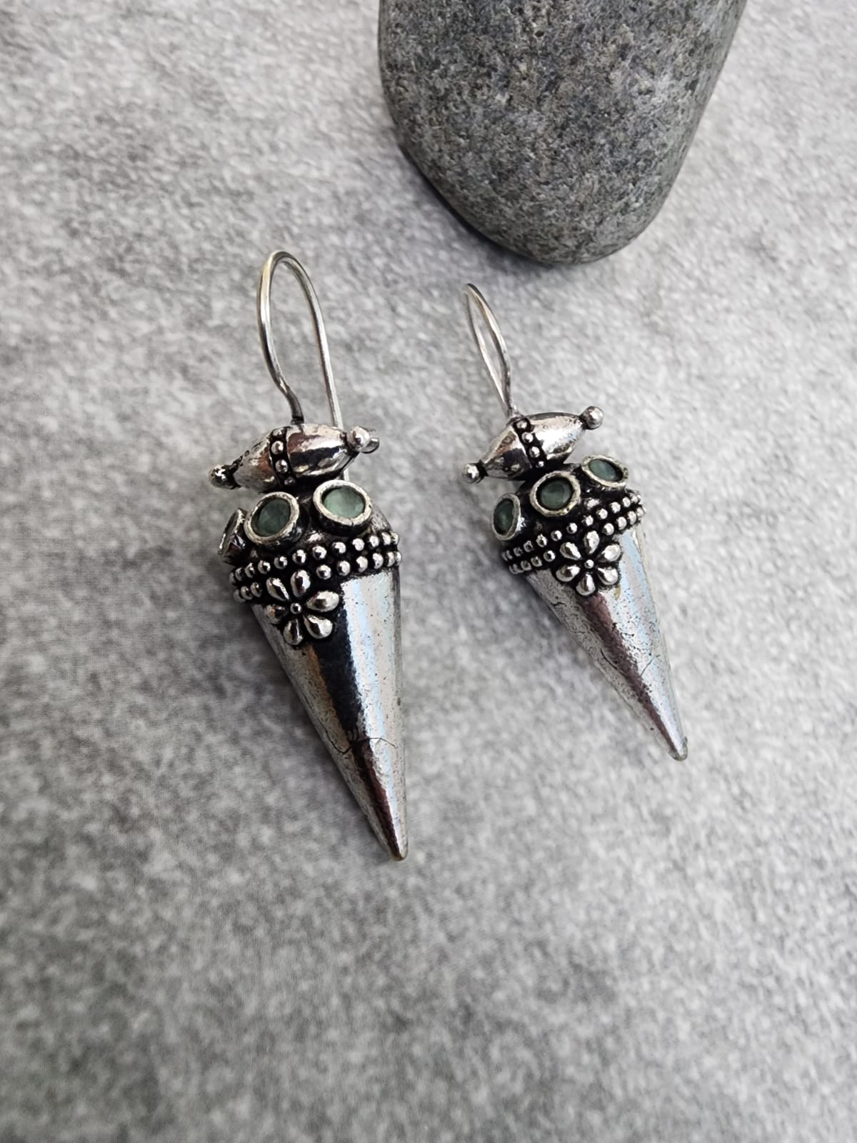 Earrings (light green)