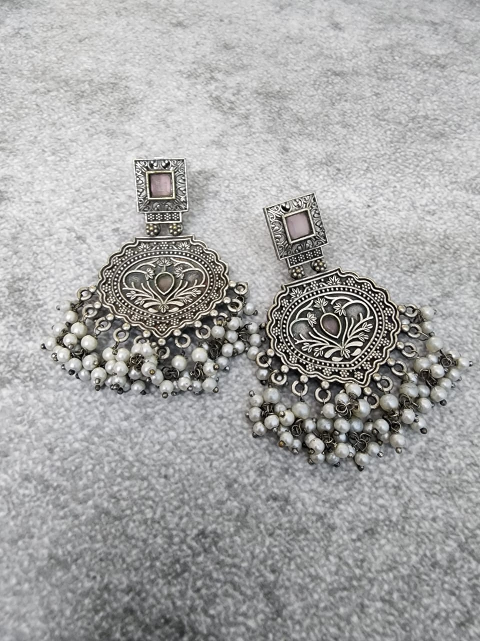 Earrings (Pink)