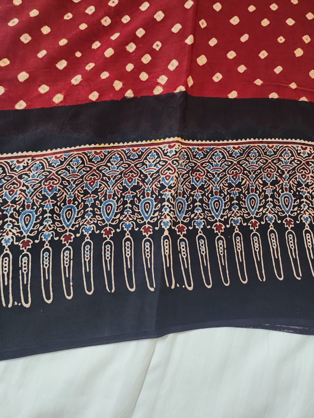 Bandhani Ajrakh saree (red)