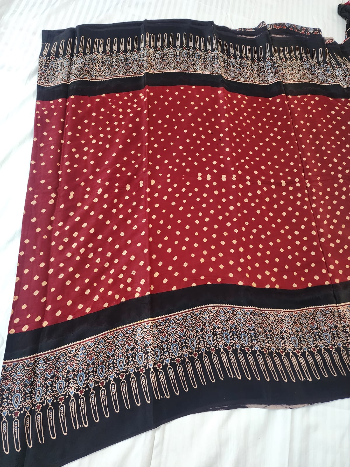 Bandhani Ajrakh saree (red)